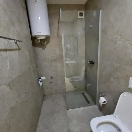 Apartment Square 21